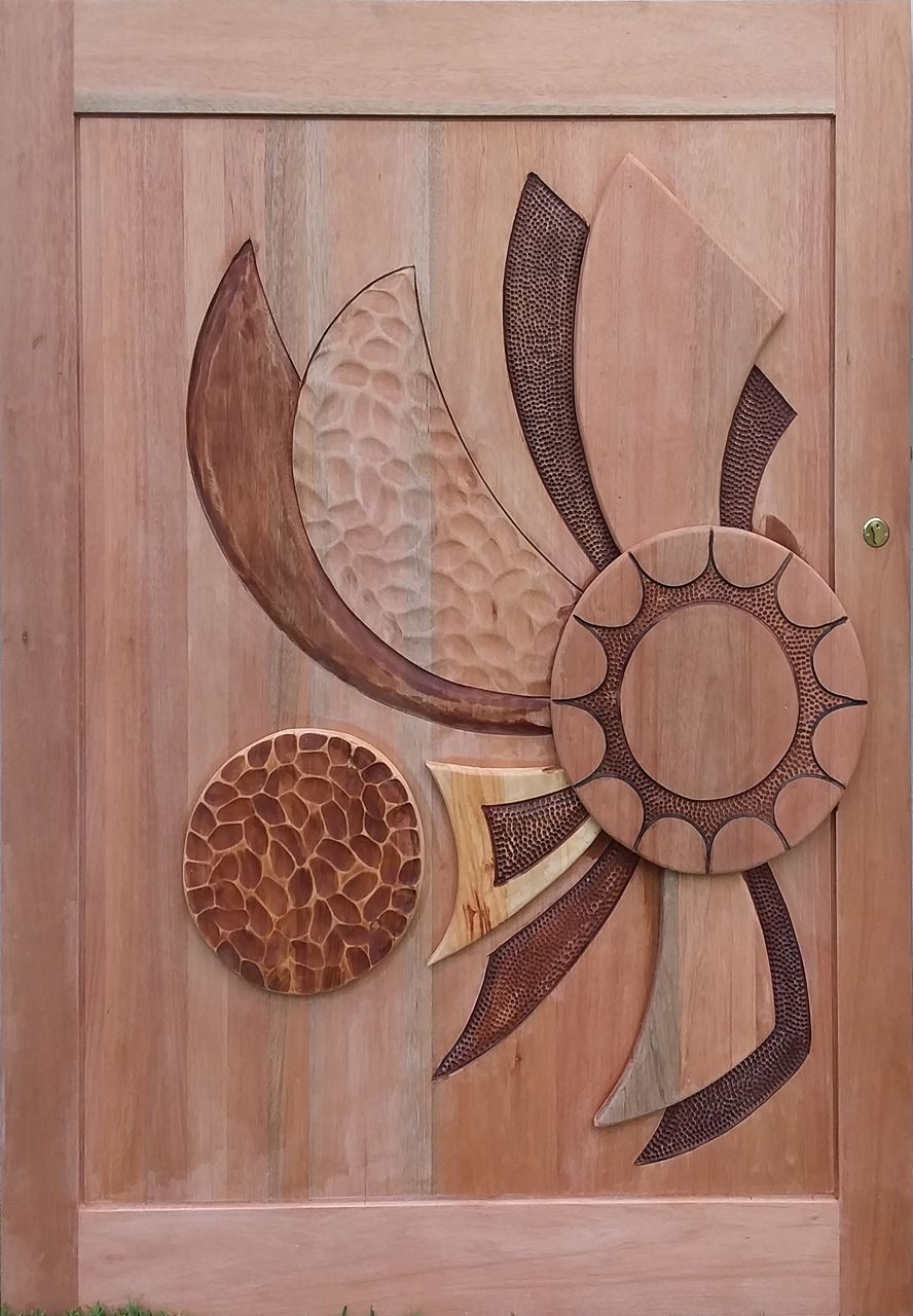 Meranti Sunray Hand Carved Pivot